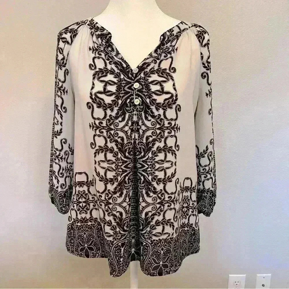 New Directions black and white dressy loose fit blouse in size PS (Petite Small)